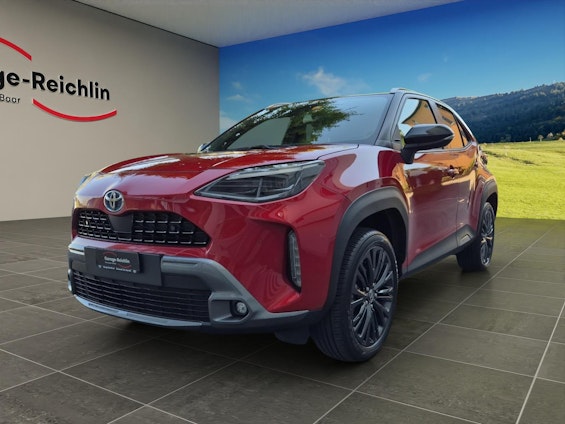 First vehicle image