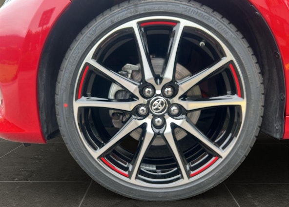 Vehicle image 18 Vehicle image 18