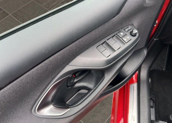 Vehicle image 15 Vehicle image 15