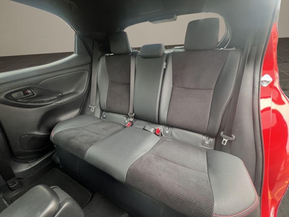 Vehicle image 16 Vehicle image 16