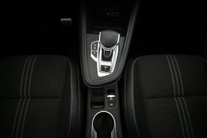 Vehicle image RENAULT Captur 1.6 E-Tech techno