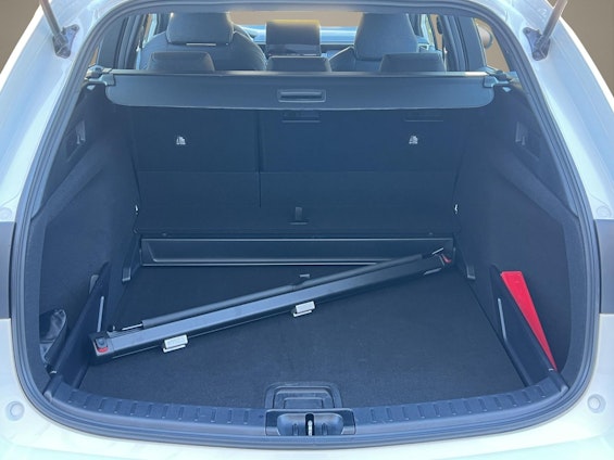 Vehicle image 16 Vehicle image 16