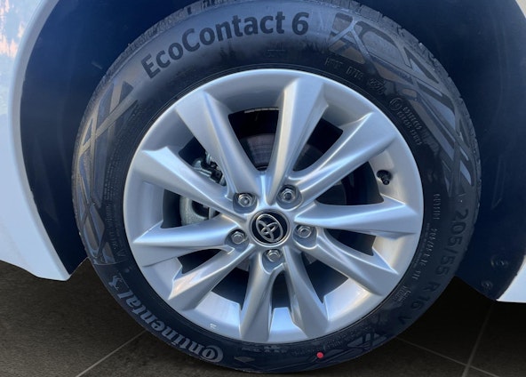 Vehicle image 17 Vehicle image 17