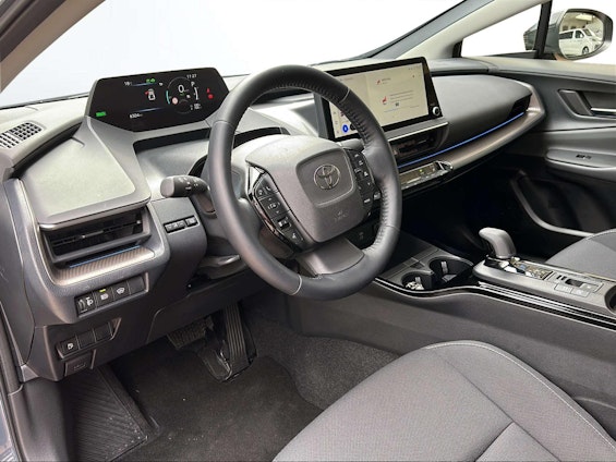 Vehicle image 10