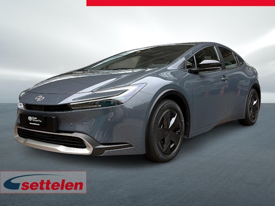 First vehicle image
