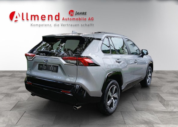 Vehicle image 4 Vehicle image 4