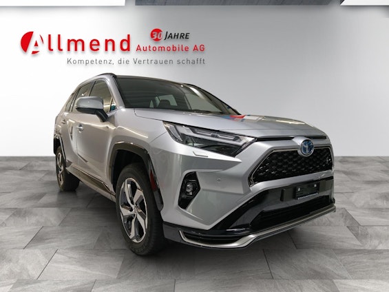 First vehicle image