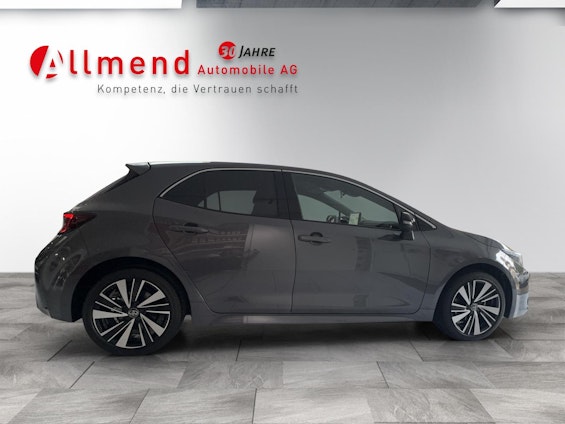 Vehicle image 3 Vehicle image 3