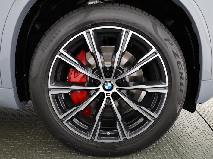 Vehicle image BMW X5