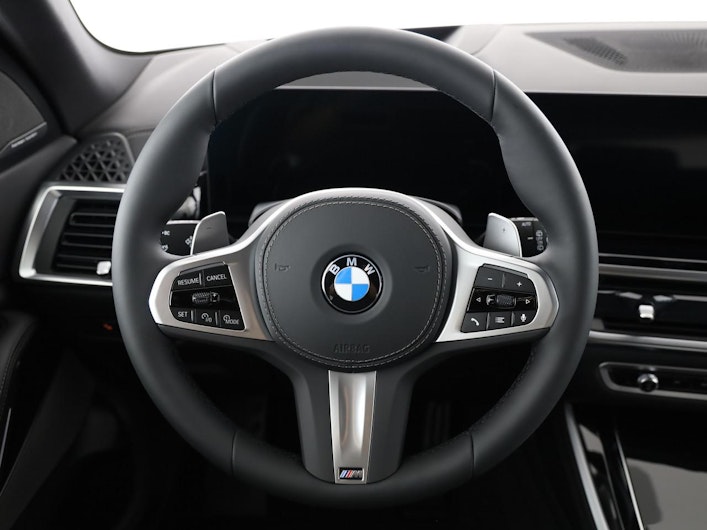 Vehicle image BMW X5
