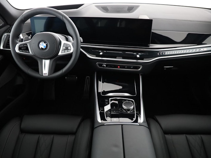 Vehicle image BMW X5