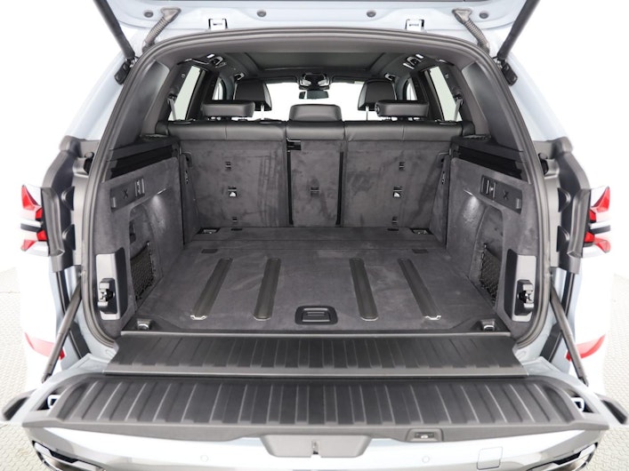 Vehicle image BMW X5