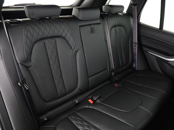 Vehicle image BMW X5