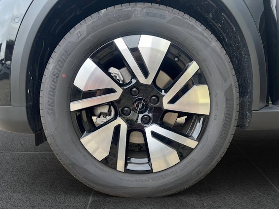 Vehicle image 10 Vehicle image 10