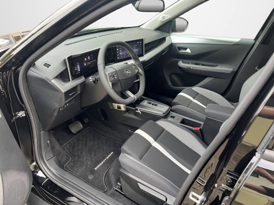 Vehicle image 6 Vehicle image 6