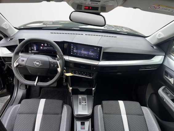 Vehicle image 8 Vehicle image 8