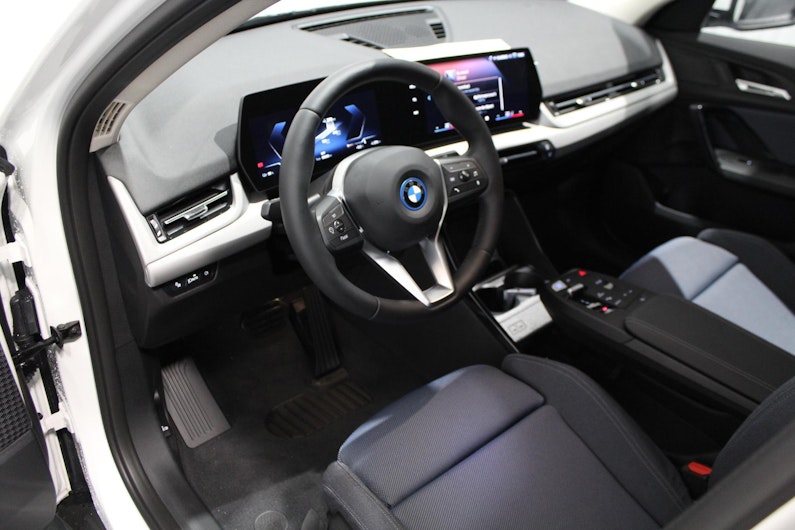 Vehicle image BMW iX2
