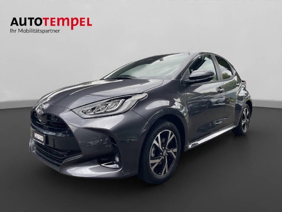 First vehicle image
