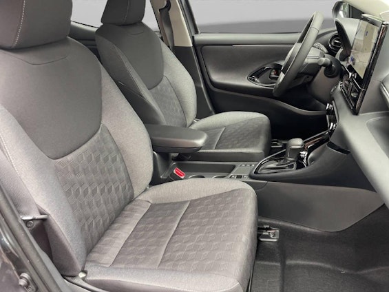Vehicle image 10
