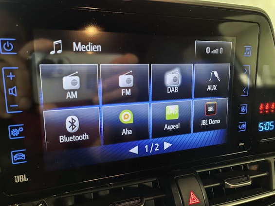 Vehicle image 9