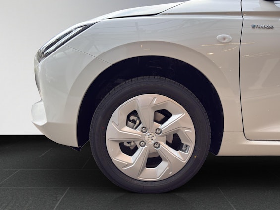 Vehicle image 18
