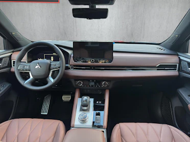 MITSUBISHI OUTLANDER 11