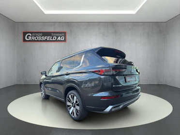 MITSUBISHI OUTLANDER 4