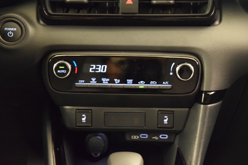 Vehicle image TOYOTA YARIS