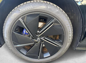 https://vehicle.imgix.net/4003582/34ccdf30-5750-48cc-bacd-0db76f05b306.jpg
