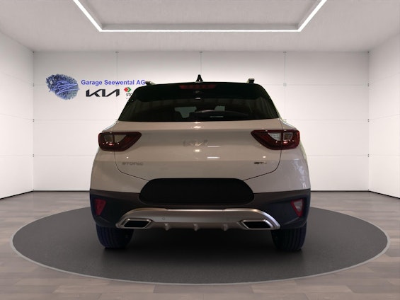 Vehicle image 4 Vehicle image 4