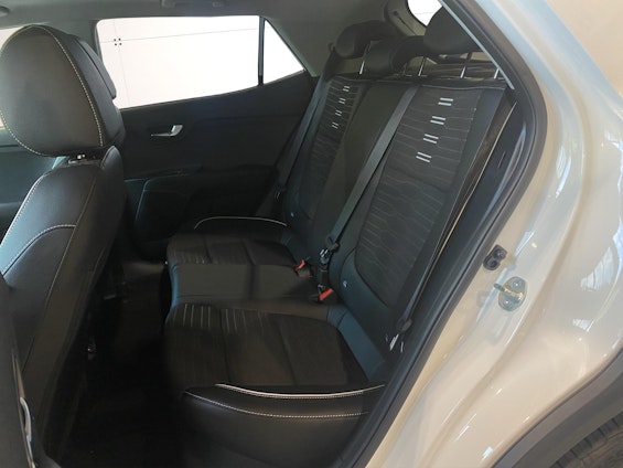 Vehicle image 11 Vehicle image 11