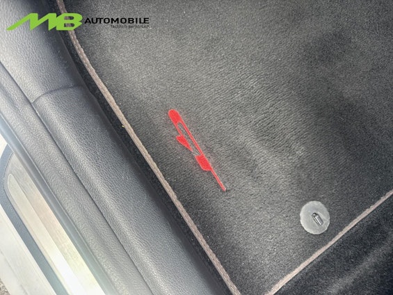 Vehicle image 14 Vehicle image 14