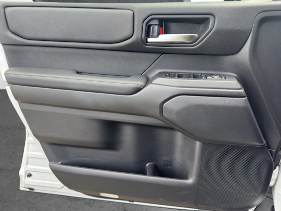 Vehicle image 10 Vehicle image 10