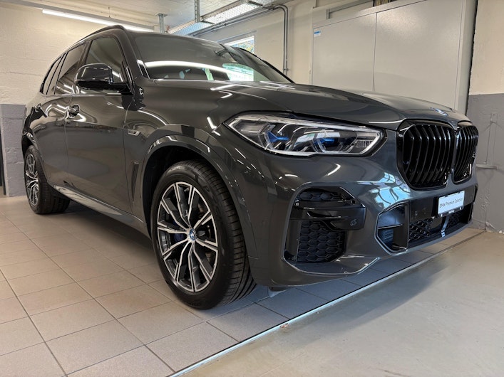 Vehicle image BMW X5