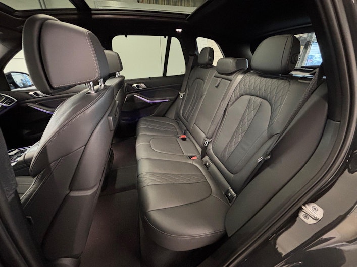 Vehicle image BMW X5