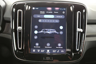 https://vehicle.imgix.net/4003797/6eb45140-0a0e-4931-a6cd-b32c5ea923b9.jpg