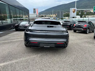 Porsche Taycan 4 Cross Turismo