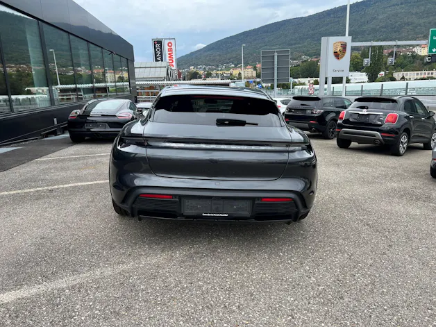 Porsche Taycan 4 Cross Turismo