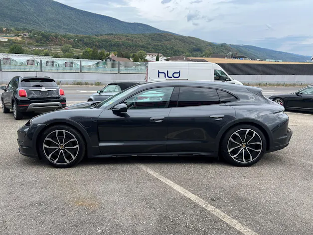 Porsche Taycan 4 Cross Turismo