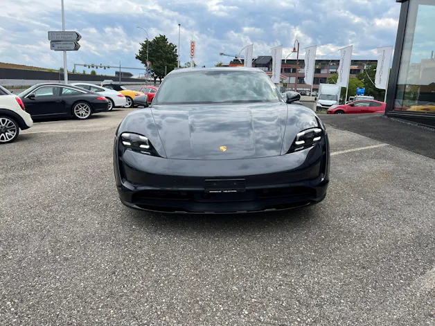 Porsche Taycan 4 Cross Turismo