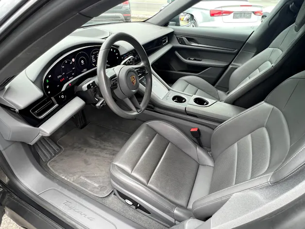 Porsche Taycan 4 Cross Turismo