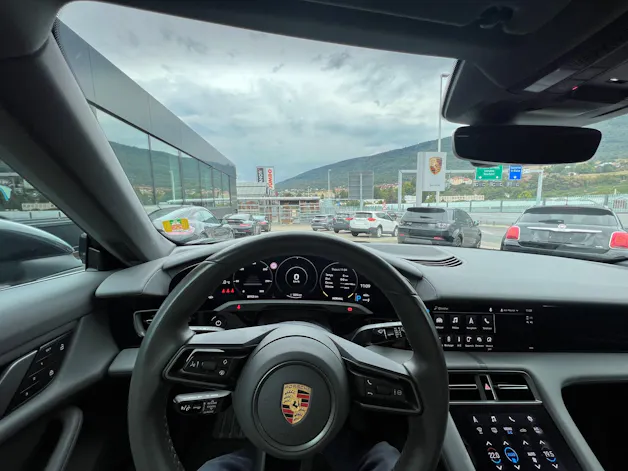Porsche Taycan 4 Cross Turismo