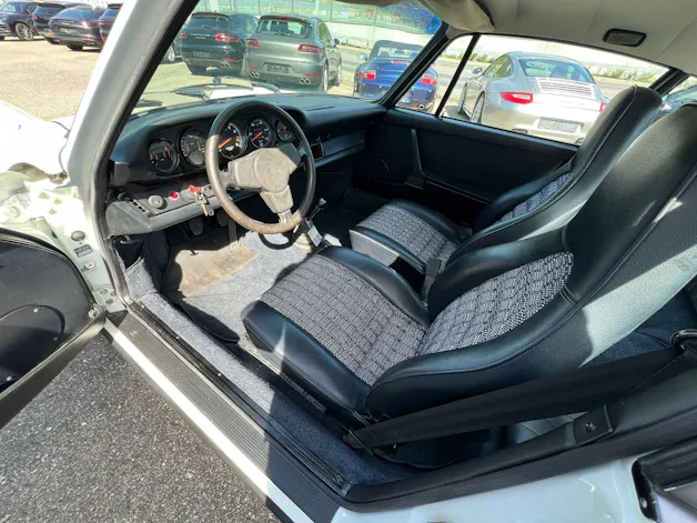 Porsche 911 Carrera 2.7