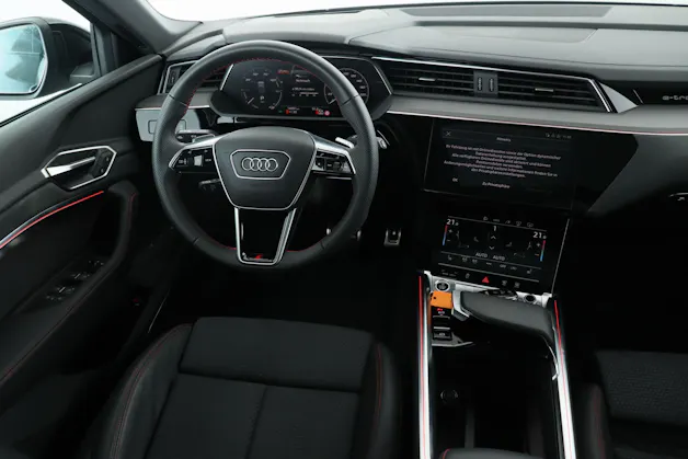 Audi Q8 55 e-tron Black Edition quattro
