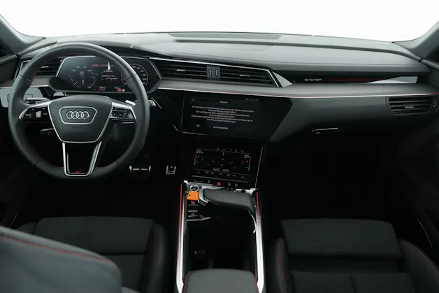 Audi Q8 55 e-tron Black Edition quattro