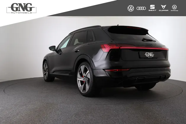 Audi Q8 55 e-tron Black Edition quattro