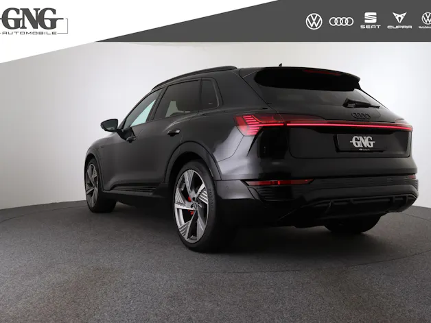 Audi Q8 55 e-tron Black Edition quattro
