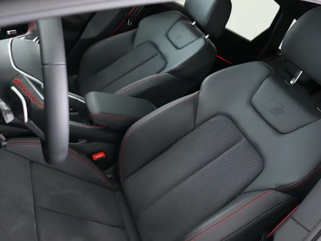 Audi Q8 55 e-tron Black Edition quattro