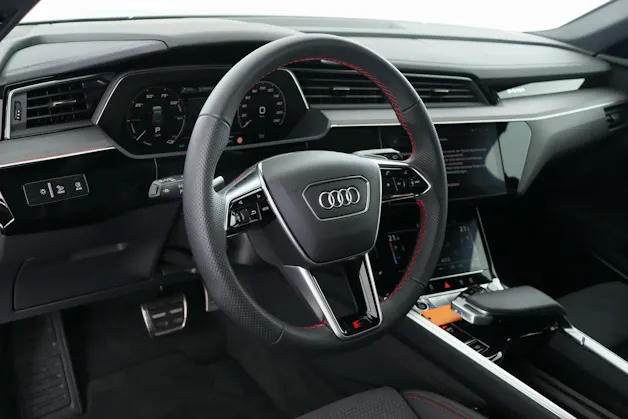 Audi Q8 55 e-tron Black Edition quattro