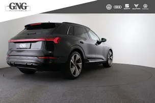 Audi Q8 55 e-tron Black Edition quattro